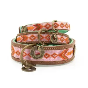 Collar para perro Pink Sweet Mae con cuentas rosas, naranjas y doradas de cuero artesanal