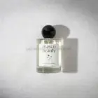 Perfume Masco Beauty para perros bergamota y vainilla sobre fondo neutro.