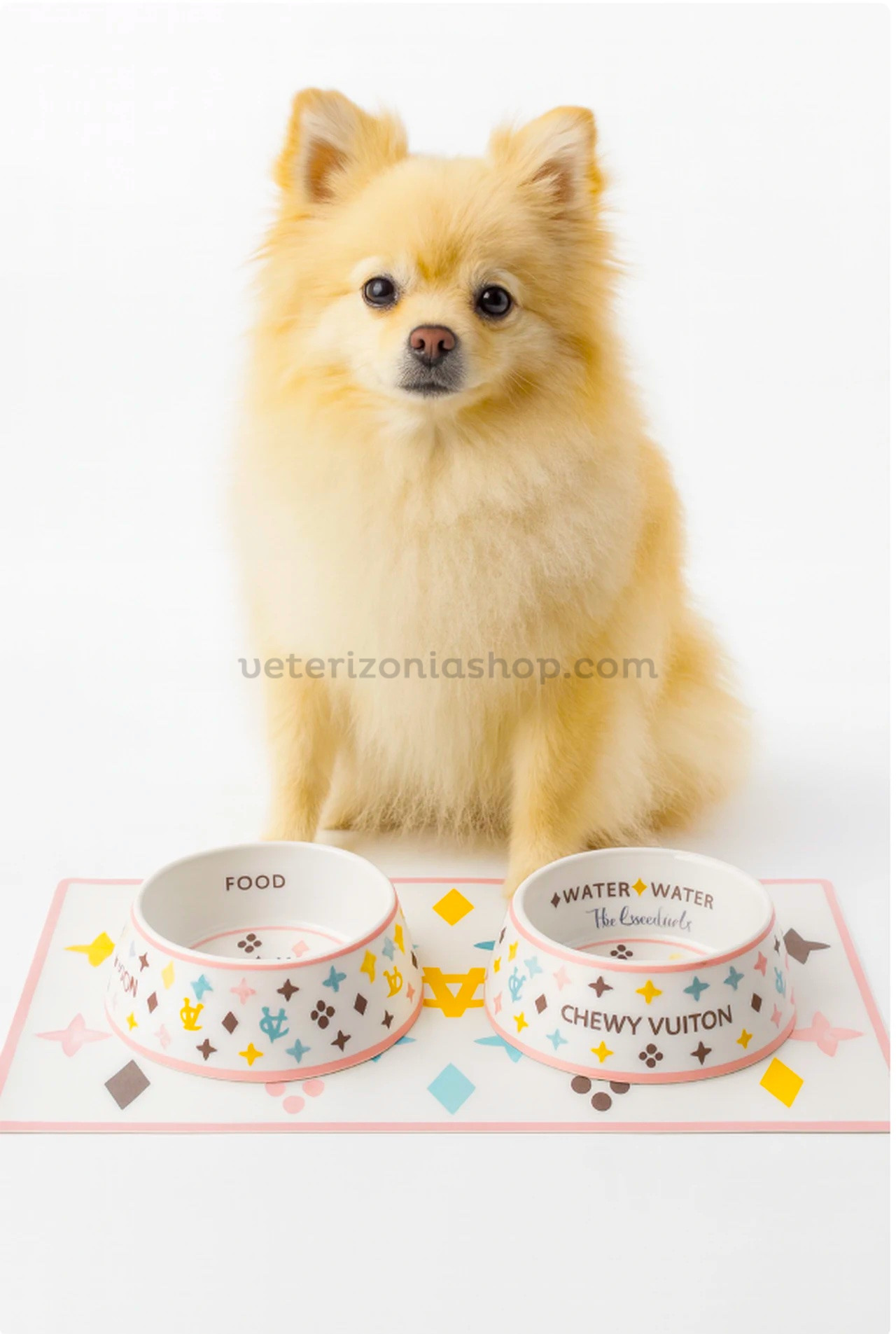 Set comederos Checker Chewy Vuiton Small con mantel y perrito
