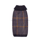 Vista trasera del jersey de alpaca azul preppy para perros con patrón artesanal de líneas