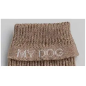 Detalle del cuello del jersey para perro lana merino 100% color caramelo