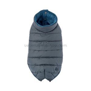 plumífero para perro azul visto desde arriba con detalle del acolchado térmico