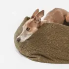 detalle tejido borreguito Verona en cama para perros borreguito desenfundable