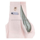 Bandolera Sling Carrier Maya para perros pequeños con bolsillo exterior funcional y anilla metálica, ideal para llevar móvil o accesorios durante el paseo.