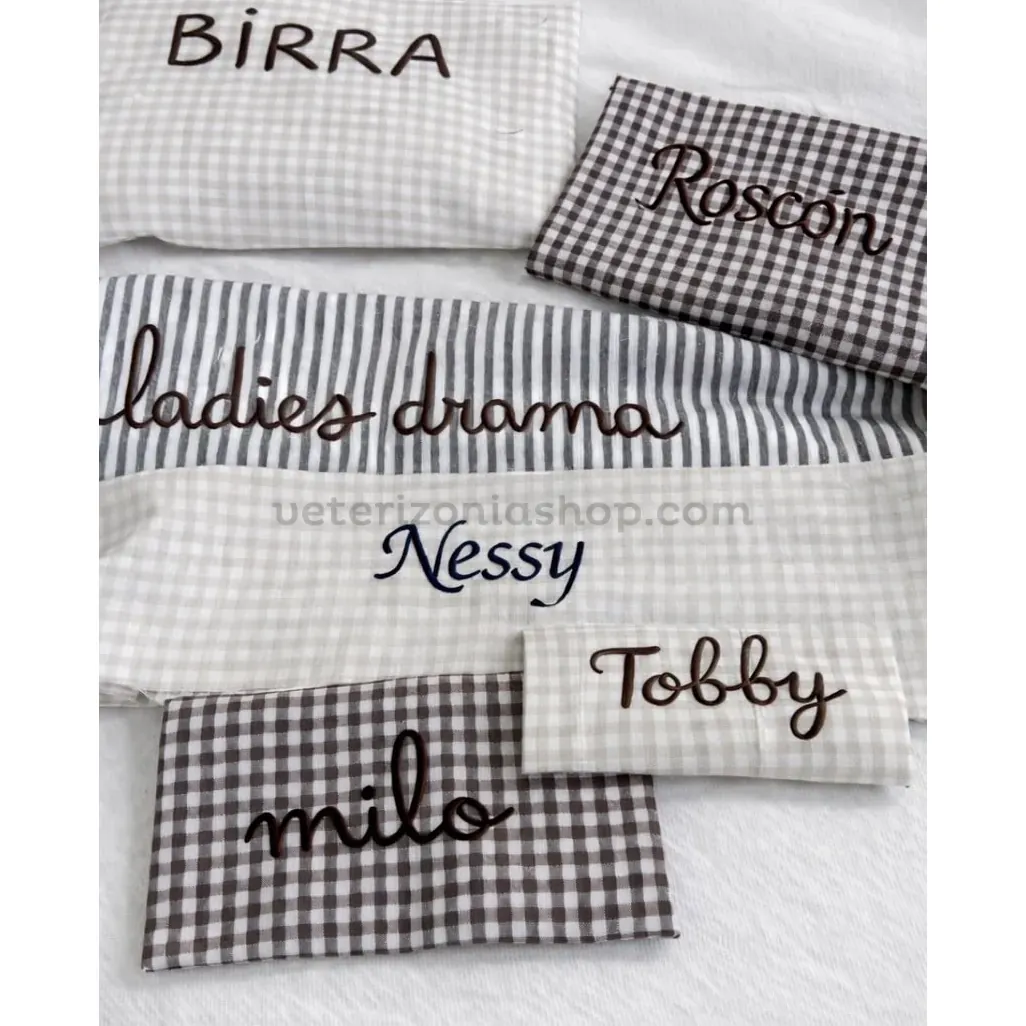 Opciones de Bordado Cama para Perro Rayas Grises Veterizonia