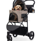 Perro pequeño en el carrito LEO Desert con capota abierta