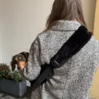 Correa ajustable de bandolera Fluffy Negra para perro pequeño.