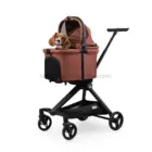 Perro pequeño en carrito Urban Luxe Terra con capota abierta